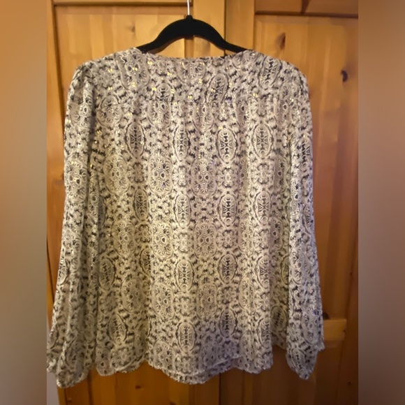 Ruffle blouse with gold detail. Laura petite XL - Picture 2 of 4